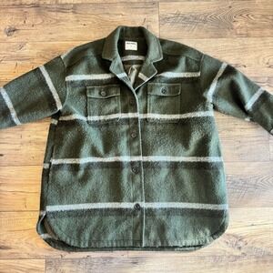 Old Navy Women's Oversized Plaid Shacket Olive Green 2X  Flannel Warm Utility
